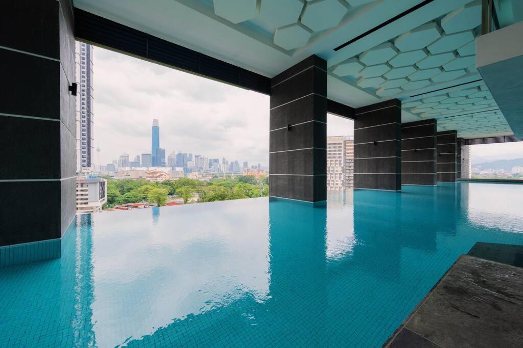 Lavile Infinity Pool Walk To Sunway Velocity And Mrt * Kuala Lumpur