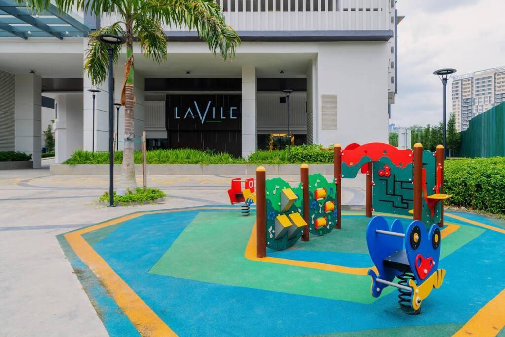 Pangsapuri Lavile Infinity Pool Walk To Sunway Velocity And Mrt