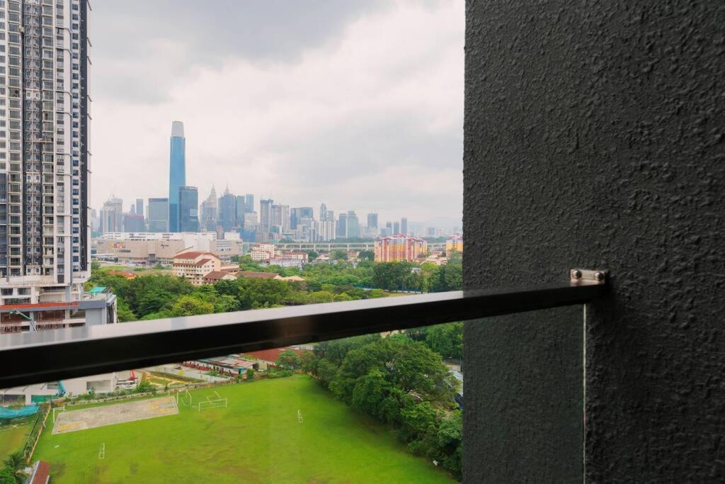Lavile Infinity Pool Walk To Sunway Velocity And Mrt Kuala Lumpur