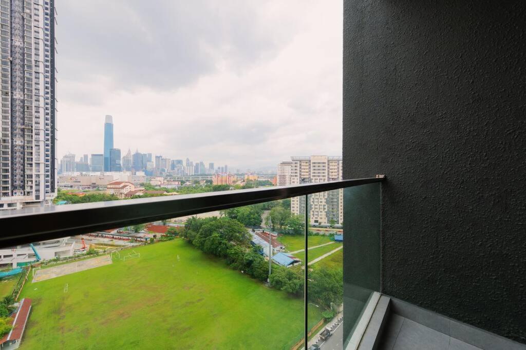 Lavile Infinity Pool Walk To Sunway Velocity And Mrt Pangsapuri Kuala Lumpur