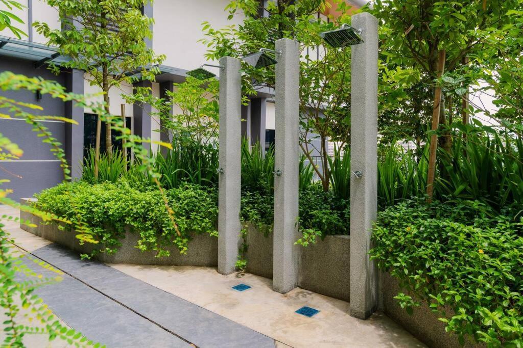 Pangsapuri Lavile Infinity Pool Walk To Sunway Velocity And Mrt