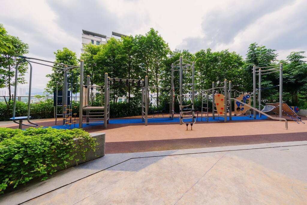 Apartment Lavile Infinity Pool Walk To Sunway Velocity And Mrt