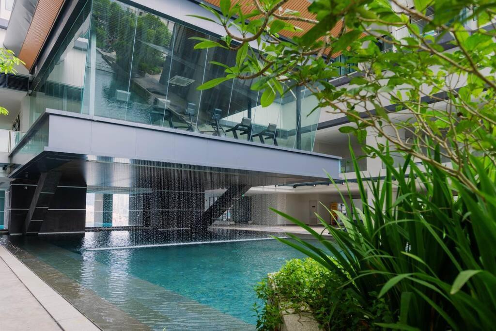 Lavile Infinity Pool Walk To Sunway Velocity And Mrt *