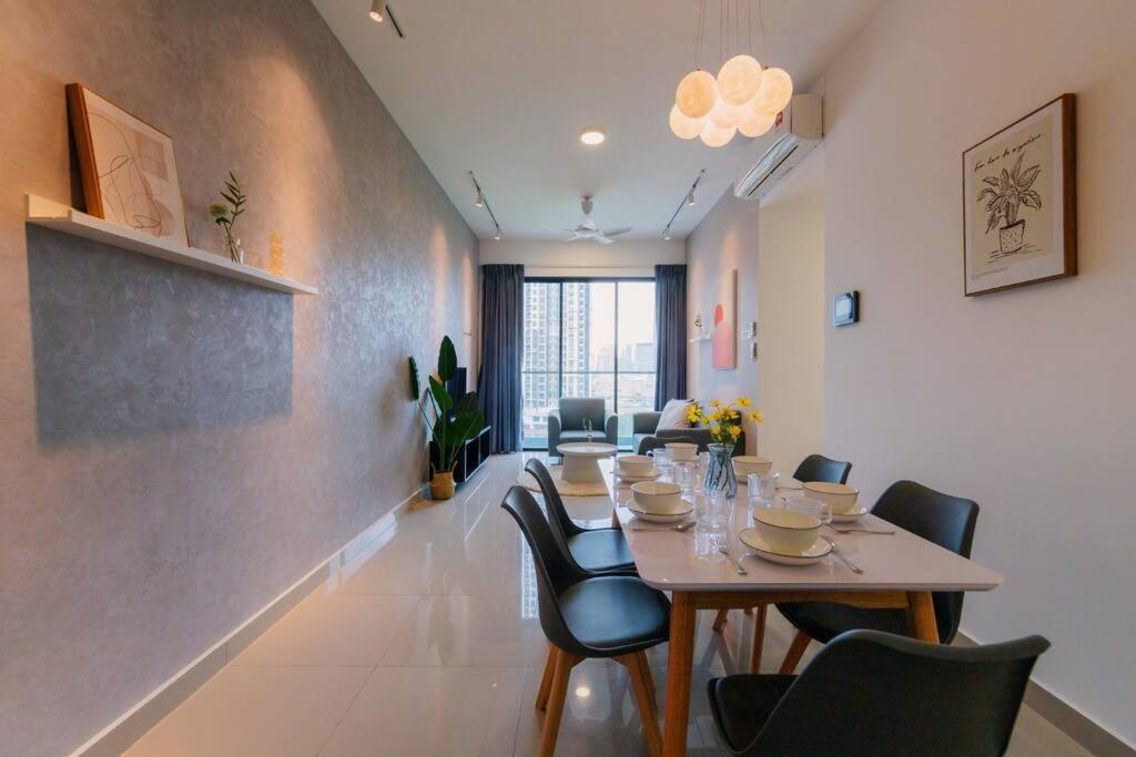 Apartment Lavile Infinity Pool Walk To Sunway Velocity And Mrt