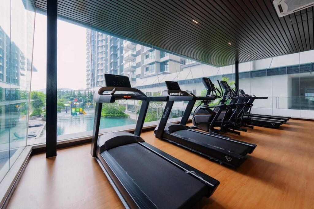 Lavile Infinity Pool Walk To Sunway Velocity And Mrt Apartment *