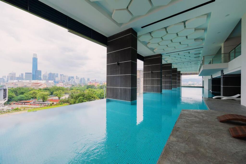 Apartment Lavile Infinity Pool Walk To Sunway Velocity And Mrt