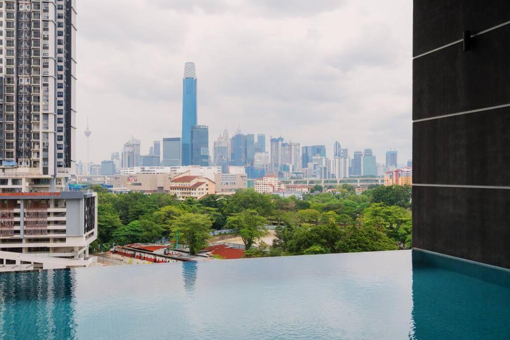 Lavile Infinity Pool Walk To Sunway Velocity And Mrt Kuala Lumpur