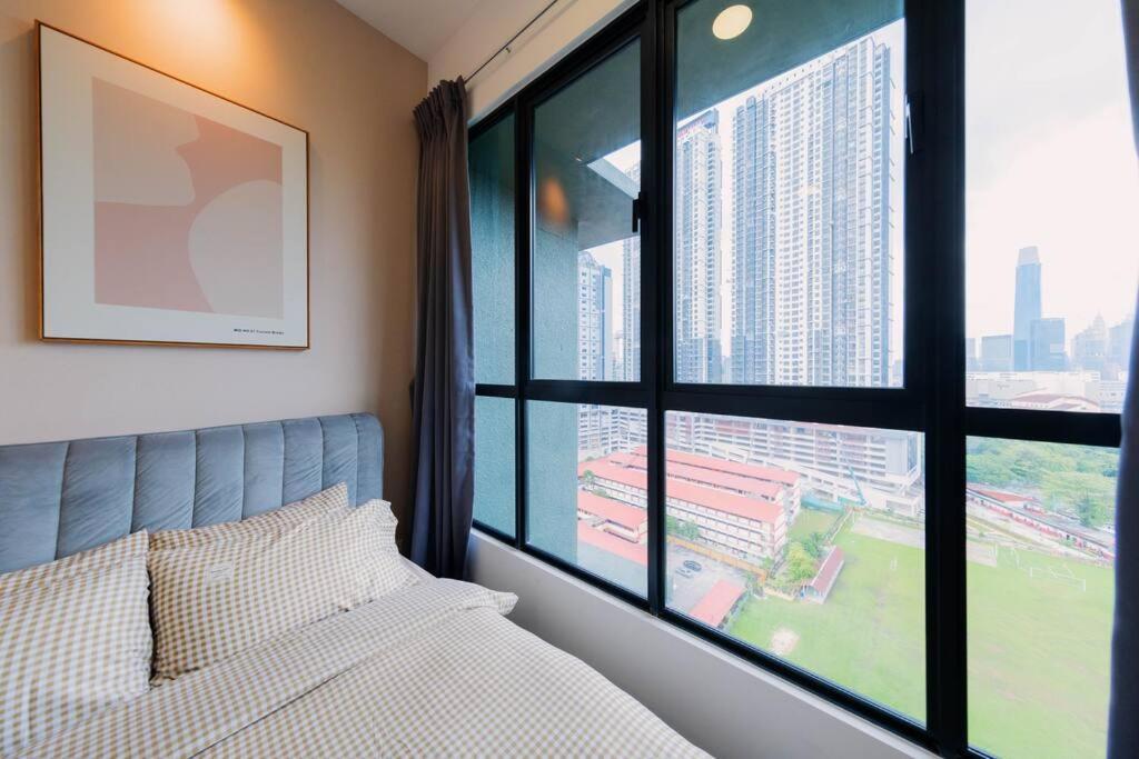 Apartment Lavile Infinity Pool Walk To Sunway Velocity And Mrt
